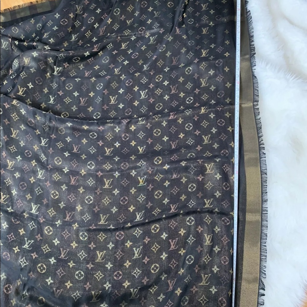 LV Monogram So Shine Silk/GoldenScarf/Shawl 100%Authentic Louis Vuitton MRSP$730 - Picture 9 of 14